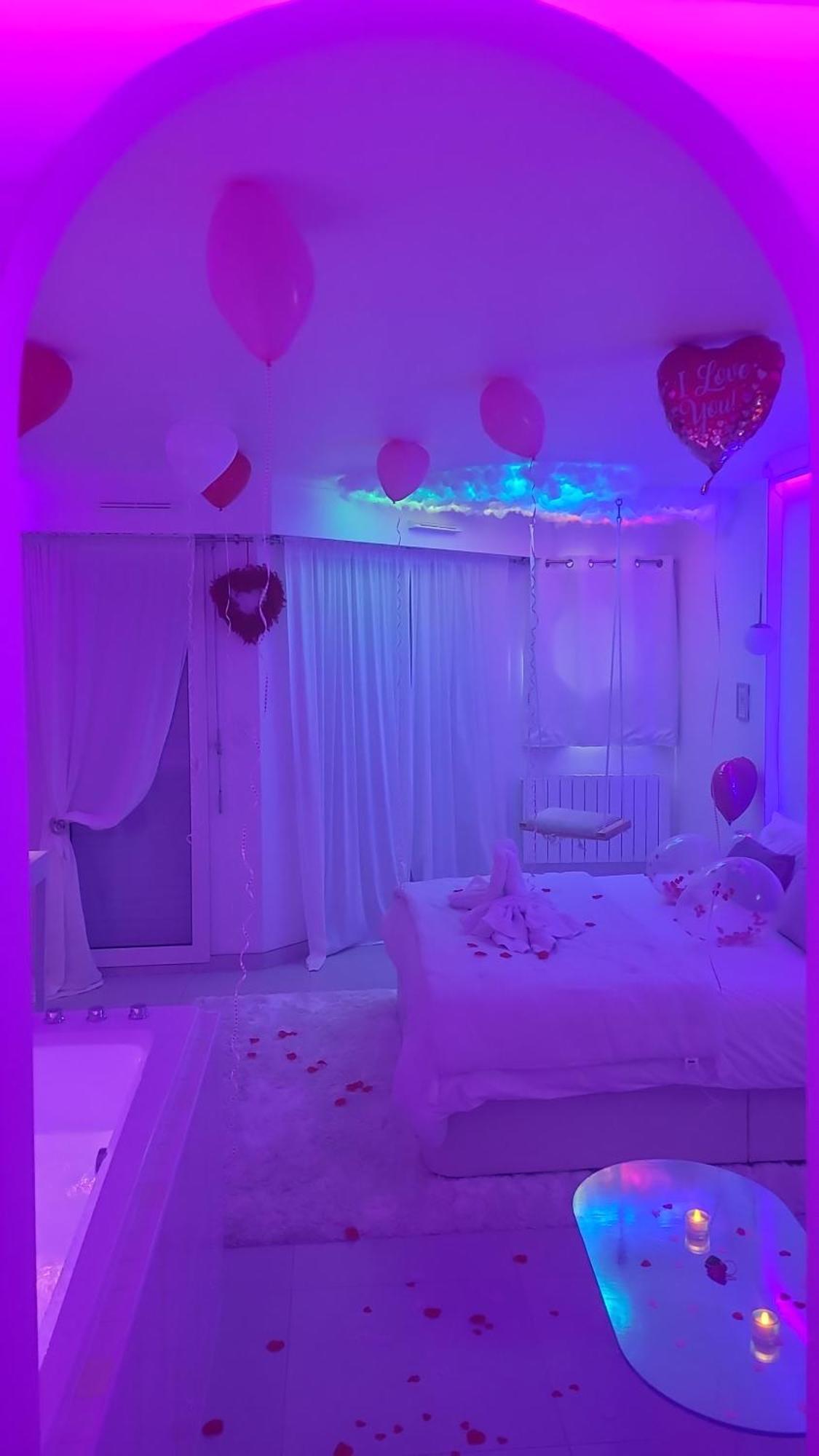 Questembert Love Room A 30 Mn Des Plages Et De Vannes חדר תמונה