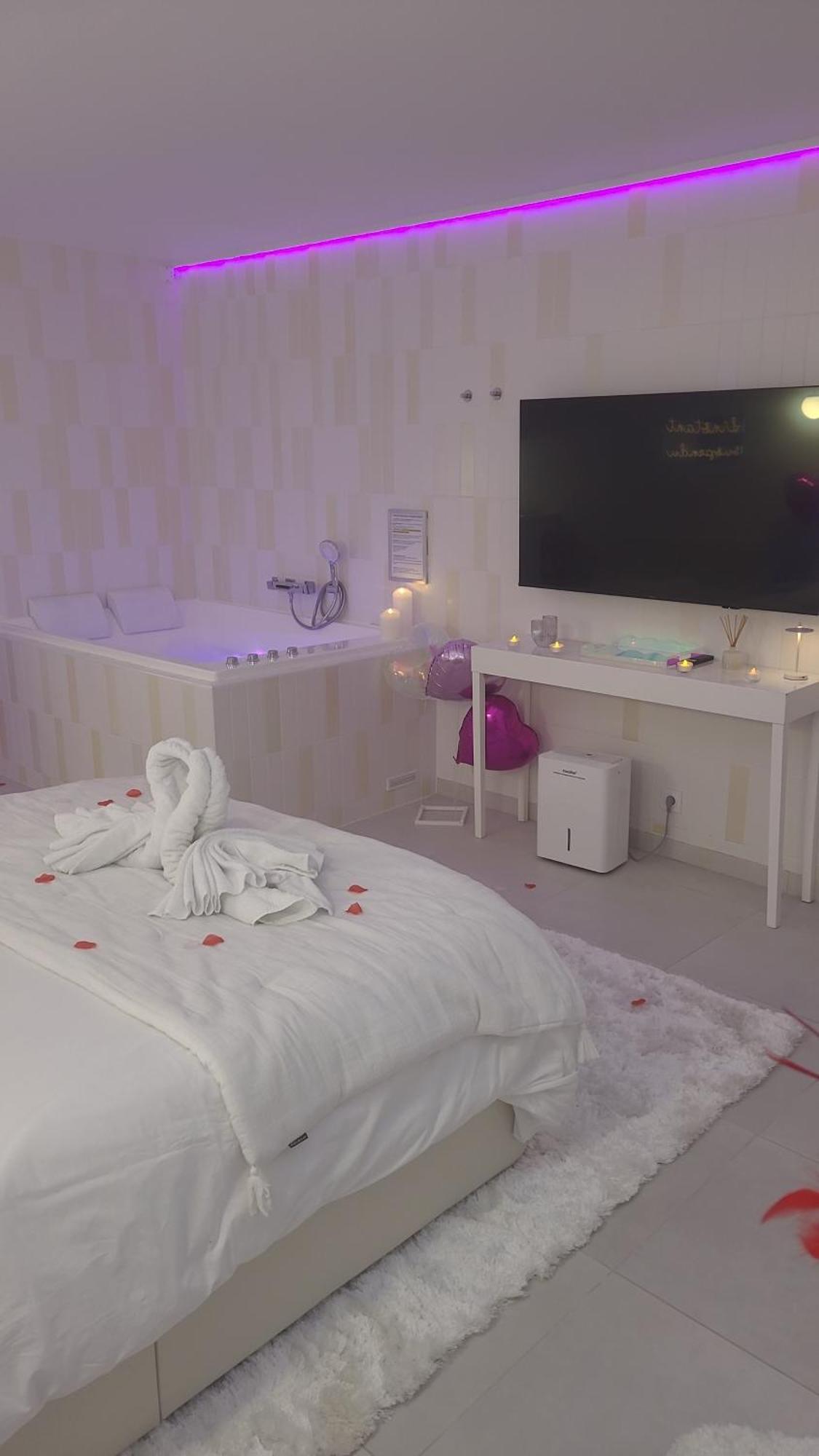 Questembert Love Room A 30 Mn Des Plages Et De Vannes מראה חיצוני תמונה
